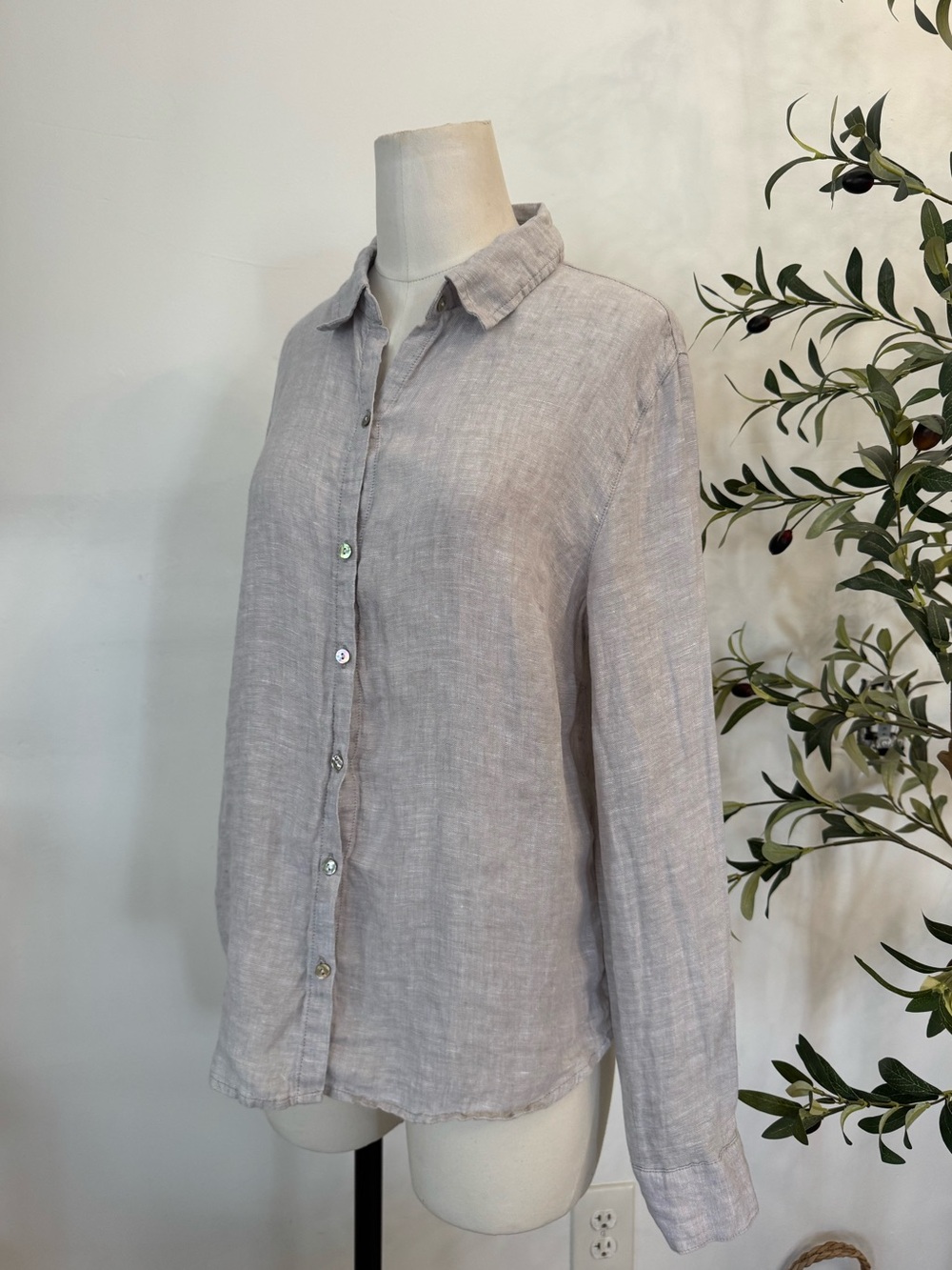Joie 100% Linen Button-Up Shirt Medium Beige Taupe Long Sleeve Collared Blouse - Picture 4 of 7